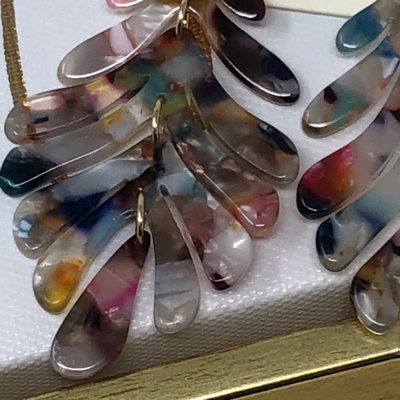 4 Dangle leaf Celluloid Acetate Tropical earrings - Picture 2 of 4